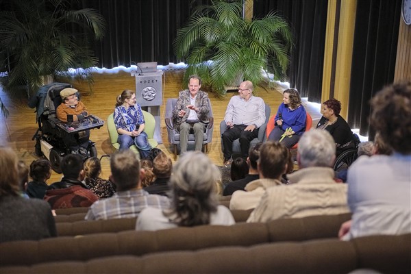 Foto van het panelgesprek met de ervaringsdeskundigen